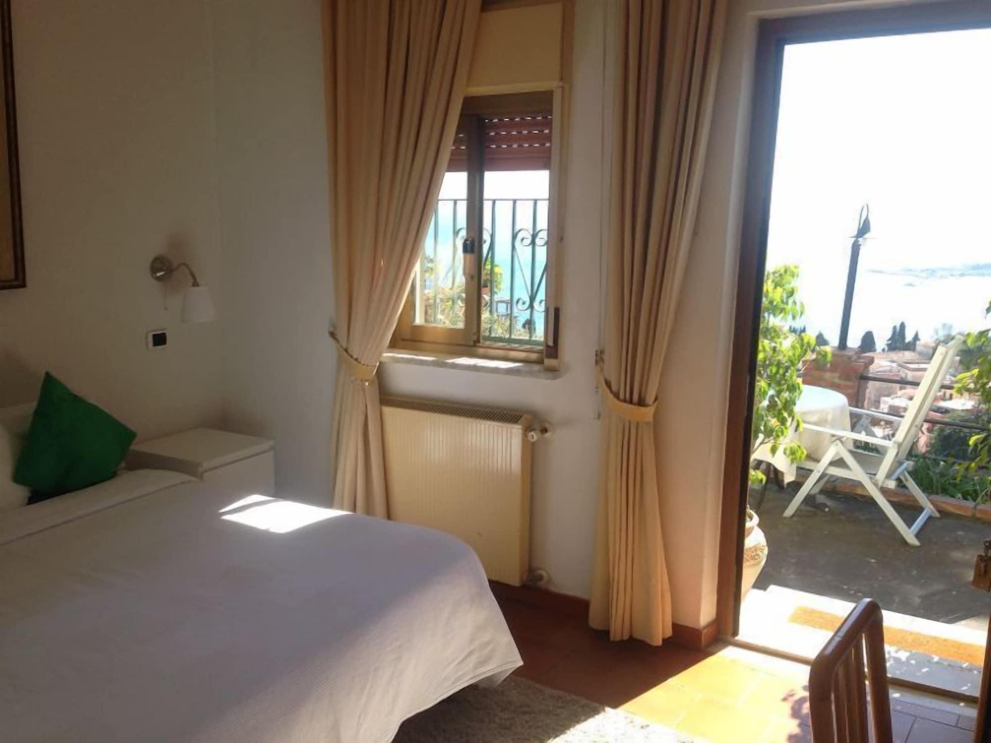 Villa Greta Hotel Rooms & Suites Taormina Exteriör bild